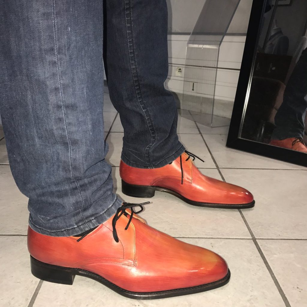 chaussures sur mesure cuir oranges