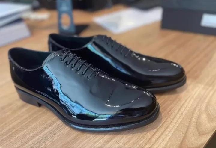 mocassin cuir noir sur mesure brillant