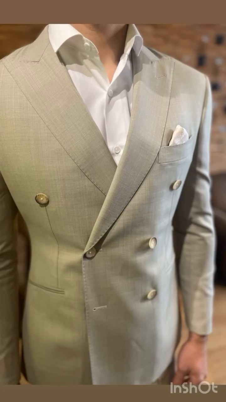 video_3_01_costume_beige_croise